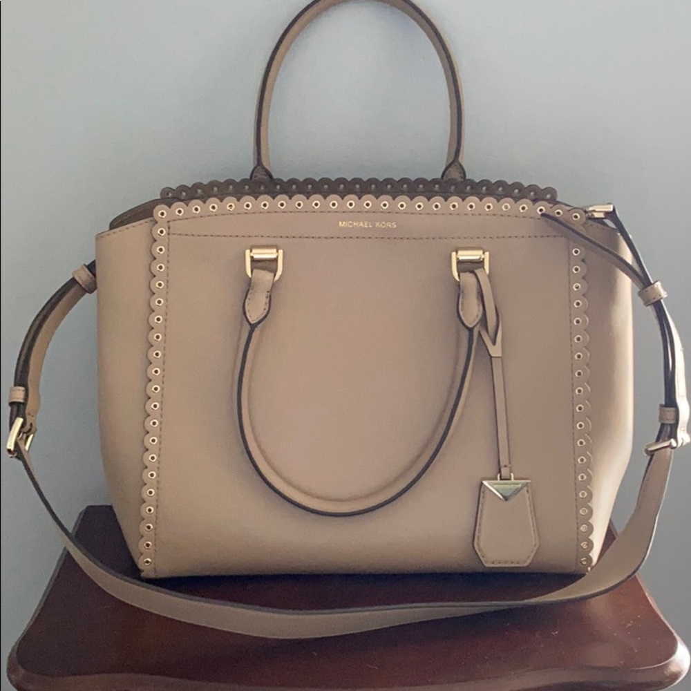 Micheal Kors purse